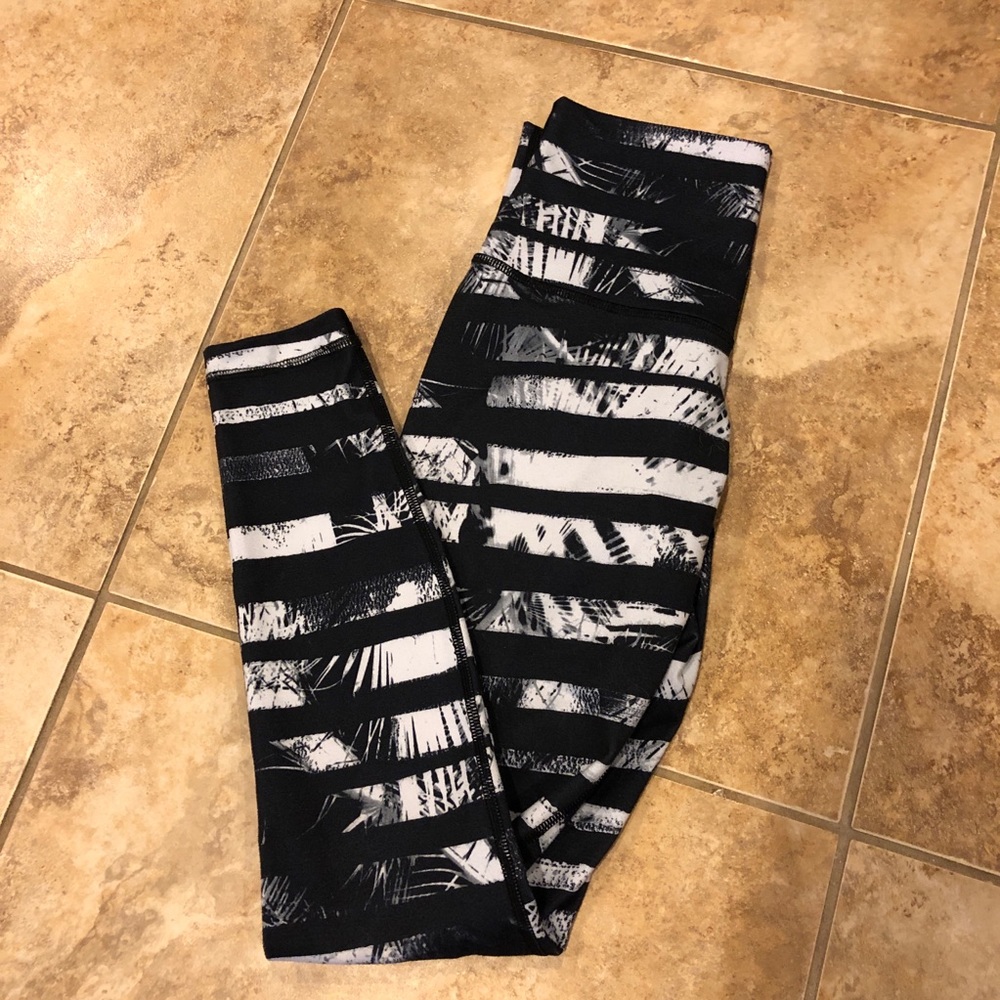 Lululemon Graphic Print Running Legging